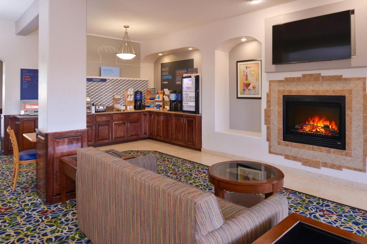 Holiday Inn Express & Suites Alamosa By Ihg Εξωτερικό φωτογραφία